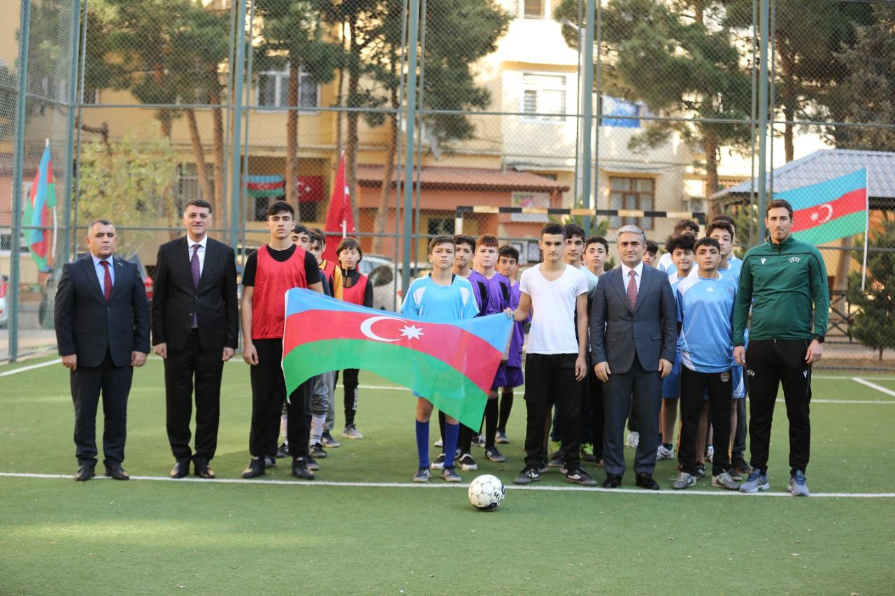 Suraxanı rayonunda “Böyük Zəfər” məhəllələrarası mini futbol yarışlarının rayon turu başa çatıb (FOTO)