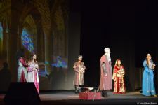 Свет добра и веры... Бакинский муниципальный театр представил премьеру спектакля "Sonsuz Tanrı məhəbbəti" (ФОТО)