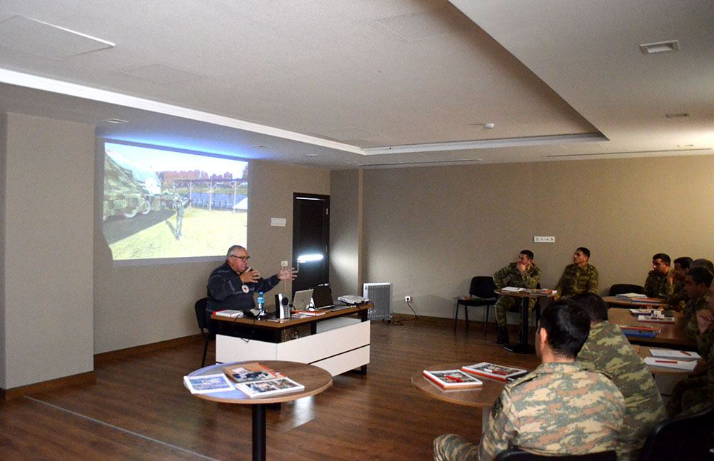 В Азербайджане состоялись семинары для военнослужащих по международному гуманитарному праву (ФОТО)