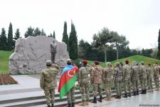 Azerbaijani people revere memory of great leader Heydar Aliyev (PHOTO)
