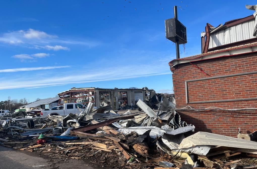 Death toll may rise to 100 after tornadoes rip through 6 U.S. states