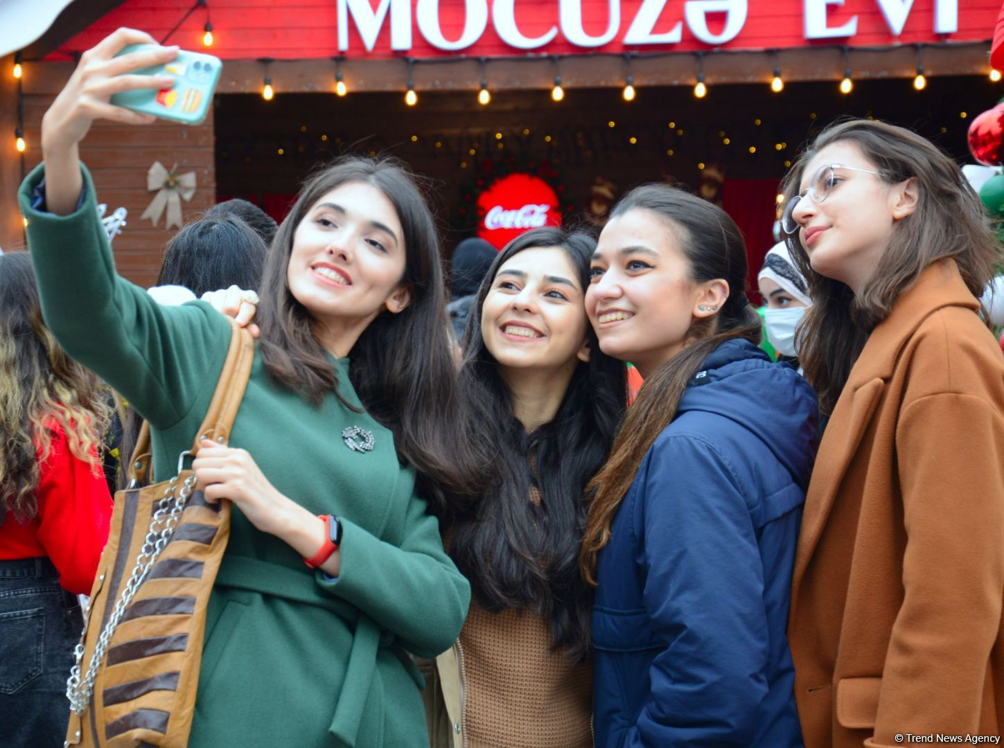 Azerbaijan organizes "Cold hands, warm heart" charity fair (PHOTO)