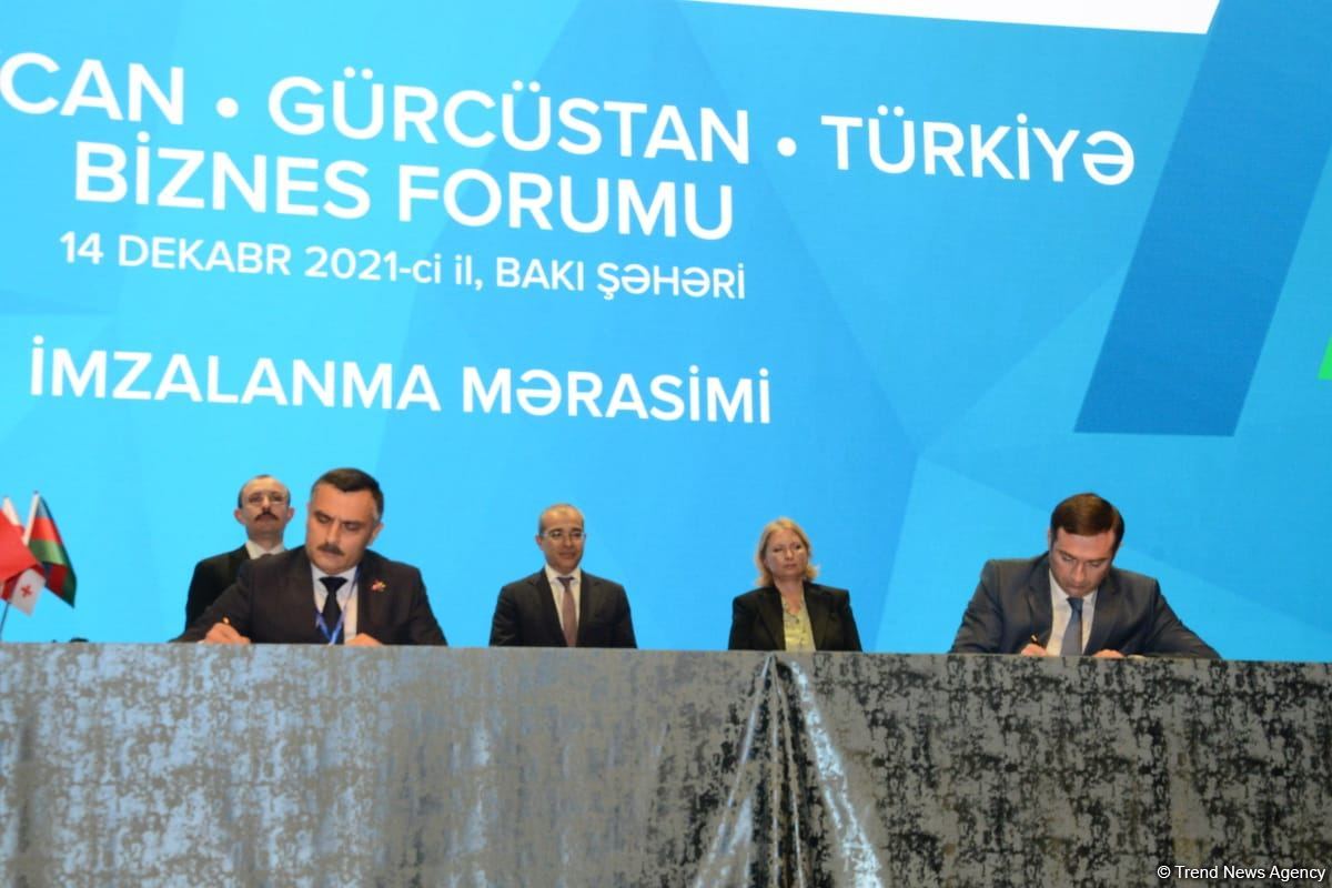 В Баку состоялась церемония подписания пяти меморандумов и соглашений между Азербайджаном, Грузией и Турцией (ФОТО)