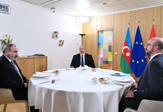 President Ilham Aliyev has joint meeting with President of European Council Charles Michel and Armenian Prime Minister Nikol Pashinyan over dinner in Brussels (PHOTO/VIDEO)