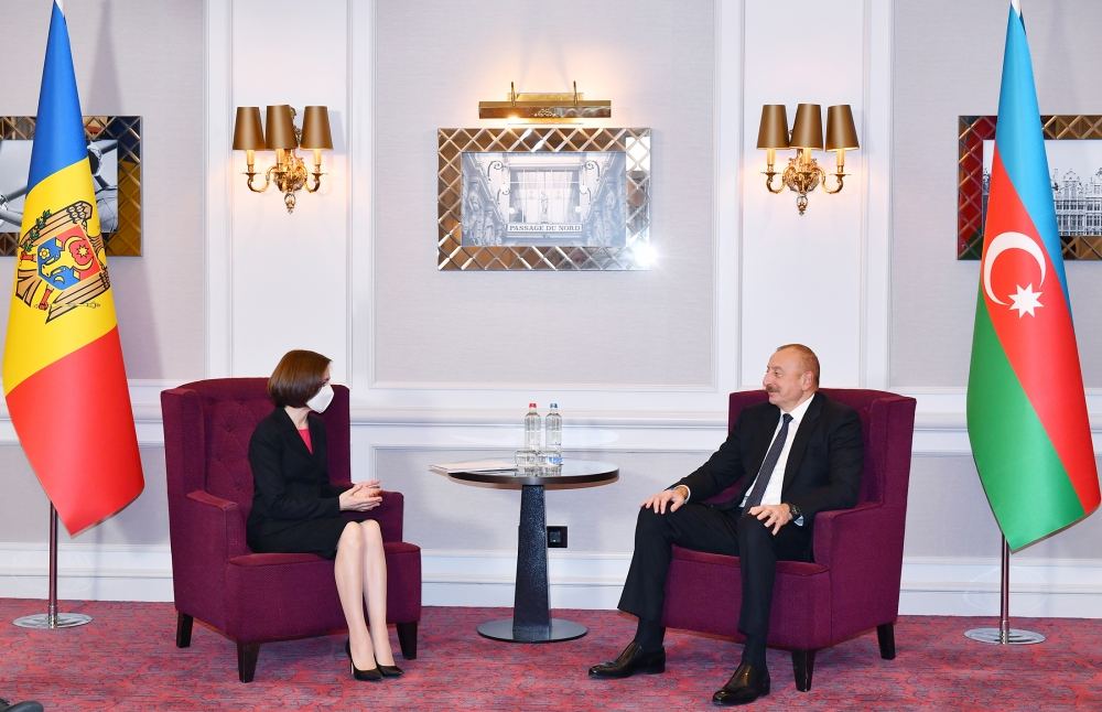 President Ilham Aliyev meets with Moldovan President Maia Sandu in Brussels (PHOTO/VIDEO)