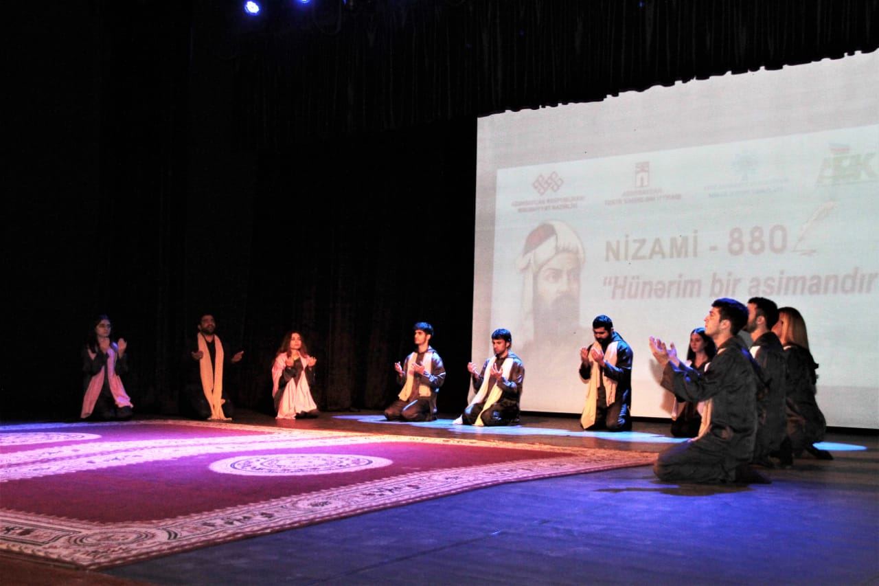 Театральные деятели Азербайджана отметили 880-летие великого Низами Гянджеви (ФОТО)
