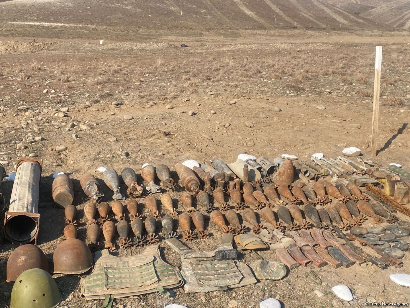 Участок автодороги Горадиз-Агбенд площадью 190 га полностью очищен от мин и неразорвавшихся боеприпасов (ФОТО)