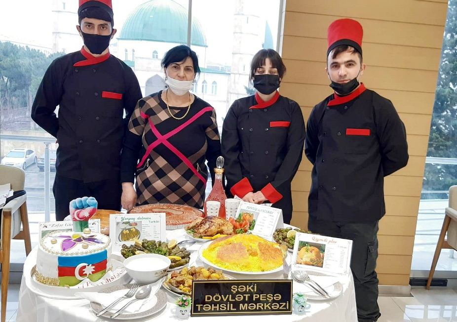 Юбилей с вкусняшками! В Баку прошел праздник национальных блюд (ФОТО)