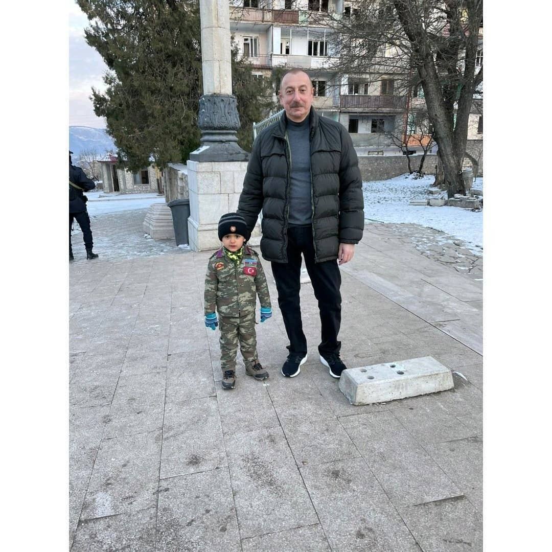 "Did you appoint yourself general?" - touching dialogue of President Ilham Aliyev with 4-year-old Asif in Shusha (PHOTO/VIDEO)