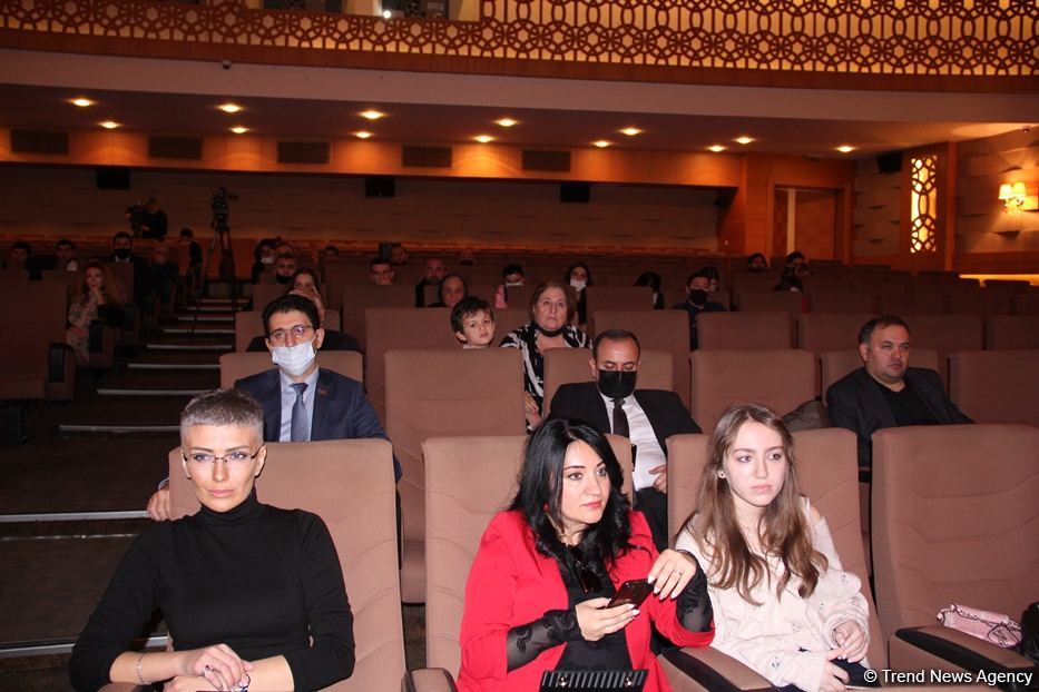 Этот ковер "Карабах" соткан всем Азербайджаном! Состоялась презентация грандиозного проекта Qarabağ ilmələrdə (ФОТО)