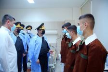 Leadership of Azerbaijan’s MoD visits military hospital on holiday (PHOTO)