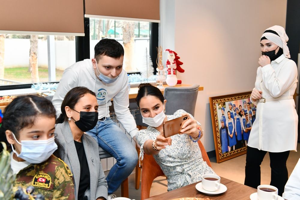 Первый вице-президент Мехрибан Алиева ознакомилась с условиями, созданными в новом Центре аутизма, построенном Фондом Гейдара Алиева (ФОТО/ВИДЕО) - Gallery Image