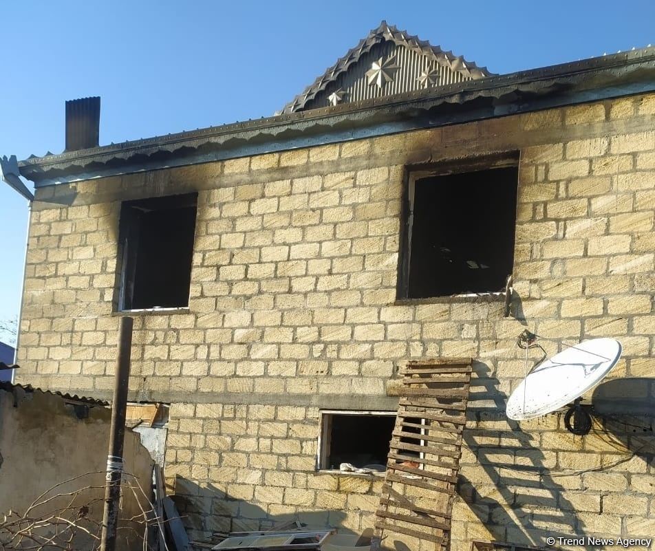 Малолетний ребенок погиб при пожаре в жилом доме в Бейлагане (ФОТО)