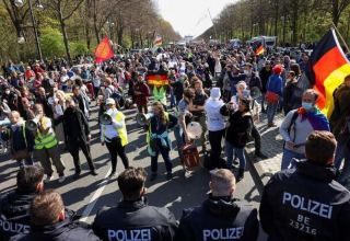 В Берлине полиция арестовала 37 человек на первомайской демонстрации