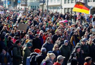 Около 15 тыс. человек приняли участие в акциях против антиковидных мер в Германии