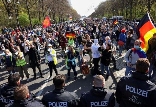 В Берлине полиция арестовала 37 человек на первомайской демонстрации