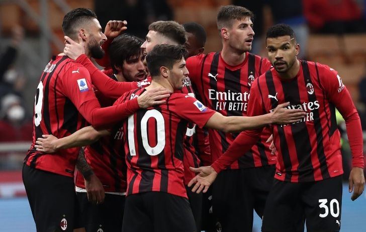AC Milan progress to quarter-finals of Champions League for first time since 2012