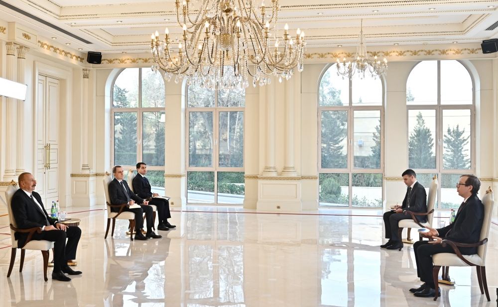 Президент Ильхам Алиев принял верительные грамоты новоназначенного посла Алжира (ФОТО/ВИДЕО)