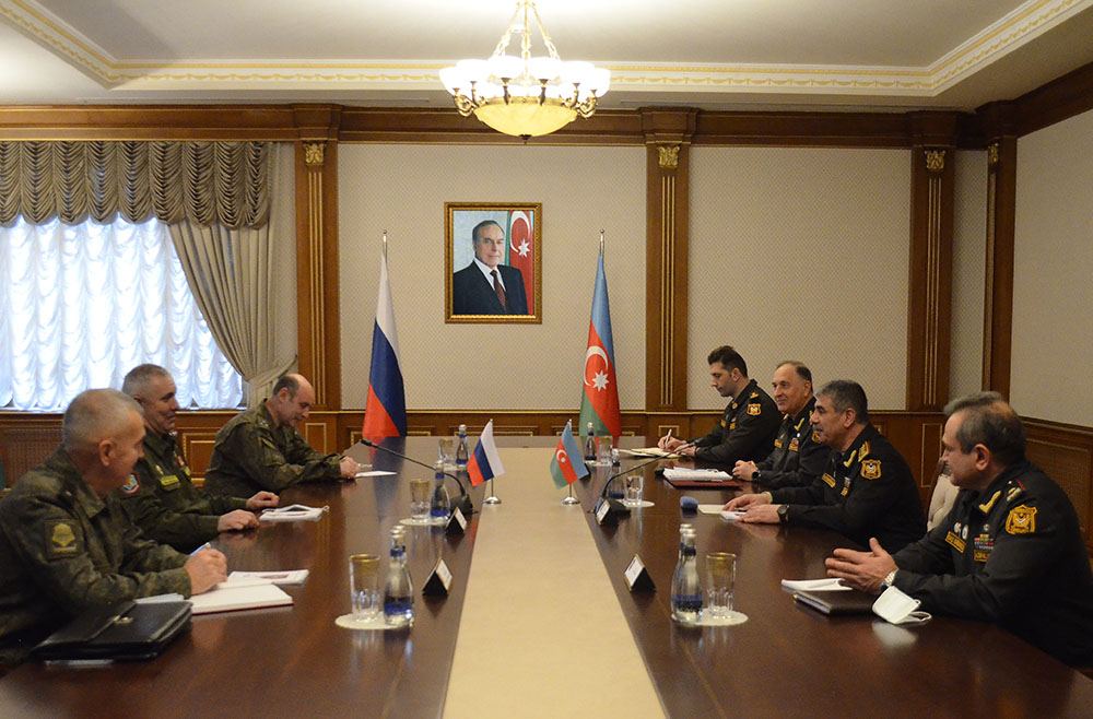 Azerbaijani MoD receives new commander of Russian peacekeeping forces