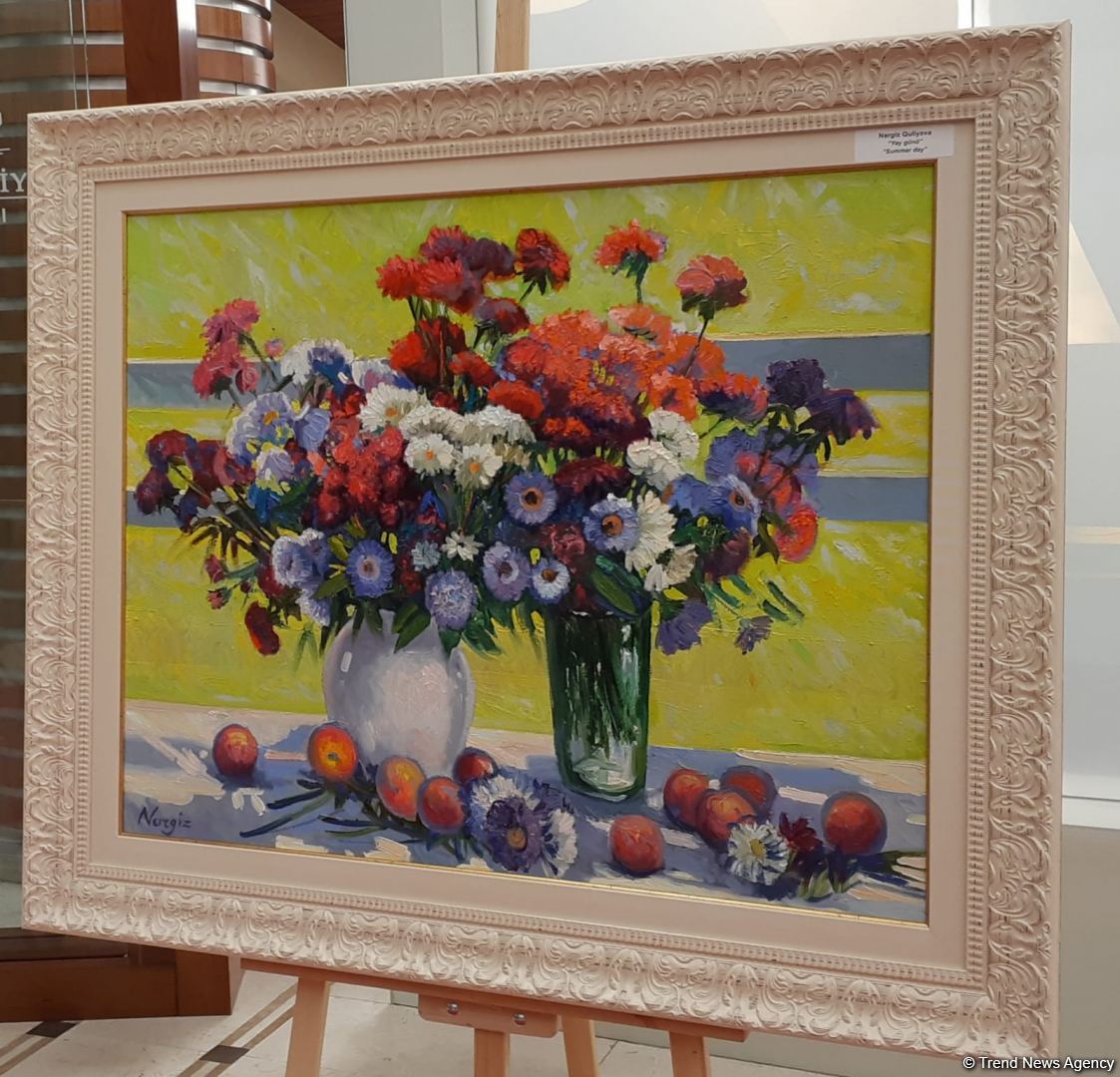 Теплый ветер и тонкий аромат цветущего сада в январском Баку – выставка Наргиз Гулиевой (ФОТО)