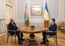 Azerbaijani, Ukrainian Presidents hold one-on-one meeting (PHOTO/VIDEO)