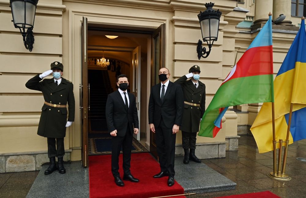 Azerbaijani, Ukrainian Presidents hold one-on-one meeting (PHOTO/VIDEO)