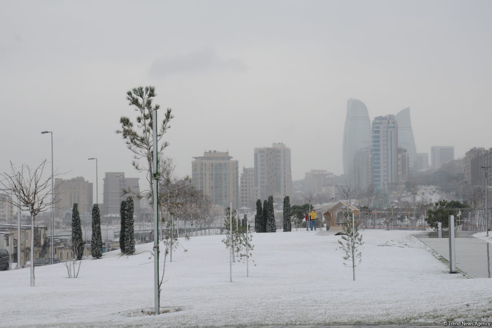 Qarlı Bakıdan FOTOREPORTAJ - Gallery Image