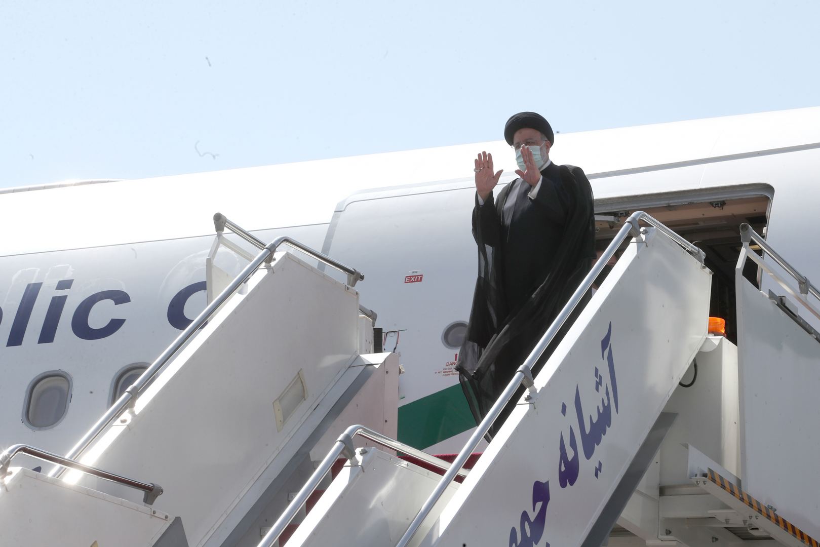 Президент Ирана отправился в Оман с визитом