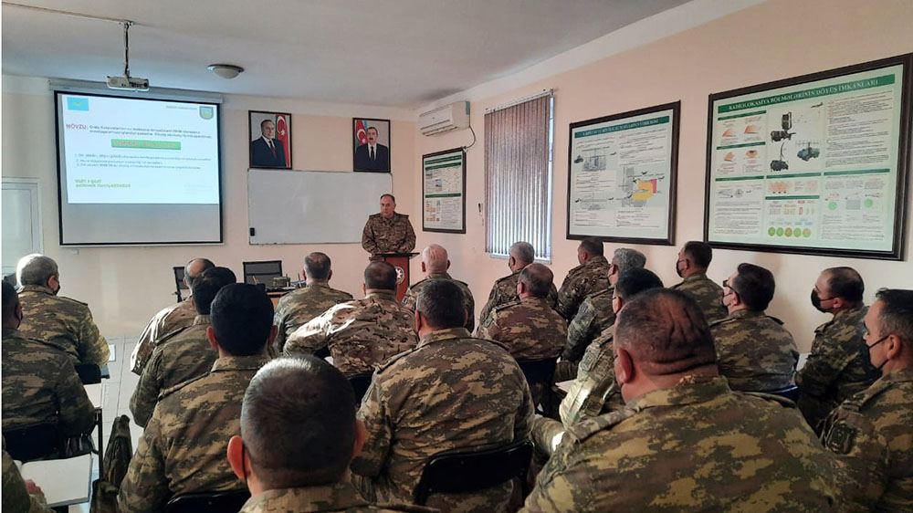 Начальник Генштаба азербайджанской армии понаблюдал за ходом сборов в ВВС (ФОТО)