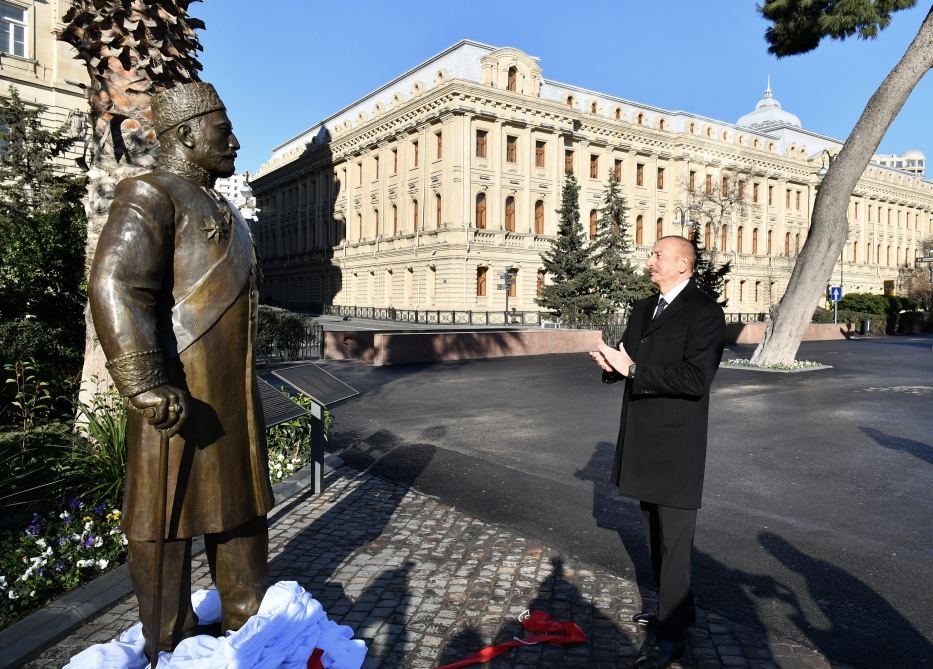 Президент Ильхам Алиев принял участие в открытии памятника меценату Гаджи Зейналабдину Тагиеву в Баку (ФОТО/ВИДЕО)