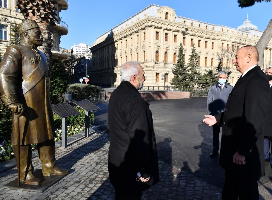 Prezident İlham Əliyev xeyriyyəçi Hacı Zeynalabdin Tağıyevin Bakıda ucaldılan abidəsinin açılışında iştirak edib (FOTO/VİDEO)(YENİLƏNİB) - Gallery Image