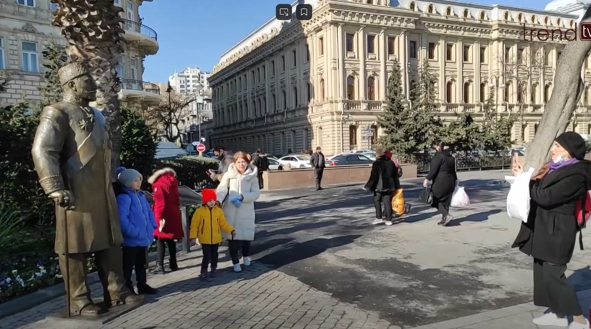 Baku residents express their gratitude to President Ilham Aliyev for highly appreciating activity of Haji Zeynalabdin Taghiyev (PHOTO/VIDEO)