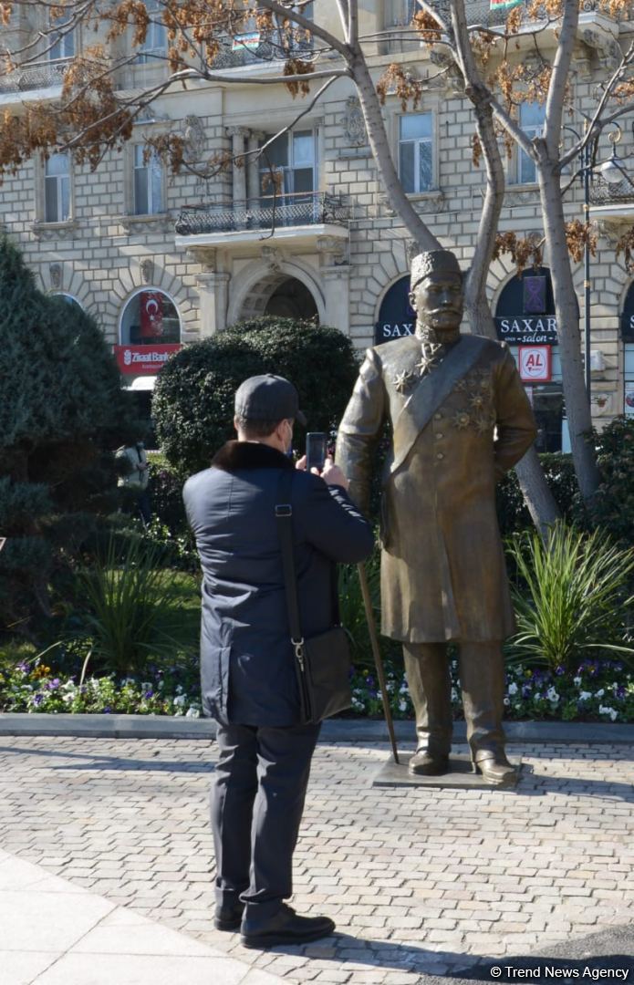 Жители Баку поблагодарили Президента Ильхама Алиева за высокую оценку деятельности Гаджи Зейналабдина Тагиева (ФОТО/ВИДЕО)