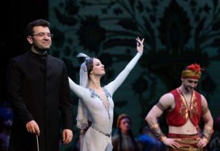 В Мариинском театре начались триумфальные показы балета Фикрета Амирова "Тысяча и одна ночь" (ВИДЕО, ФОТО)