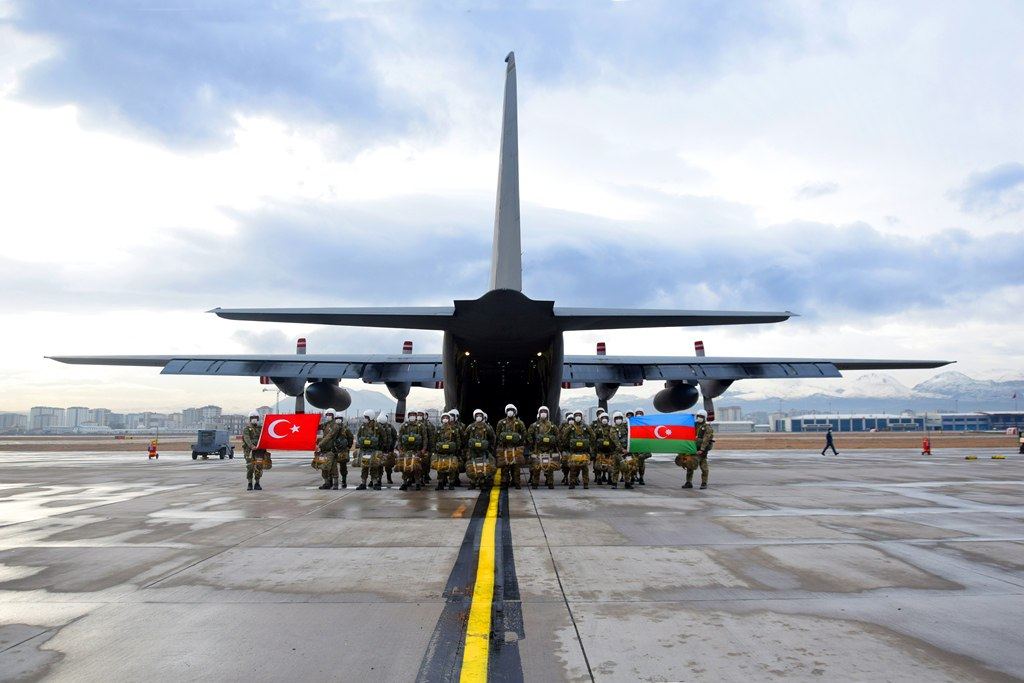 Азербайджанские военнослужащие приняли участие в учениях в Турции (ФОТО)