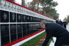 Avropa İttifaqı ölkələrinin səfirləri Şəhidlər Xiyabanını ziyarət edib (FOTO)