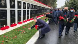 Посол Казахстана в Азербайджане почтил память жертв трагедии 20 Января (ФОТО)