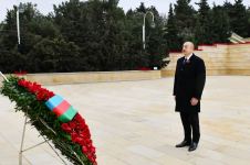 President Ilham Aliyev and First Lady Mehriban Aliyeva visit Alley of Martyrs on 32nd anniversary of 20 January tragedy (PHOTO/VIDEO)