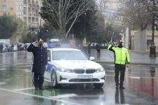 В Азербайджане почтили память шехидов 20 Января минутой молчания, приостановлено движение транспорта (ФОТО/ВИДЕО)