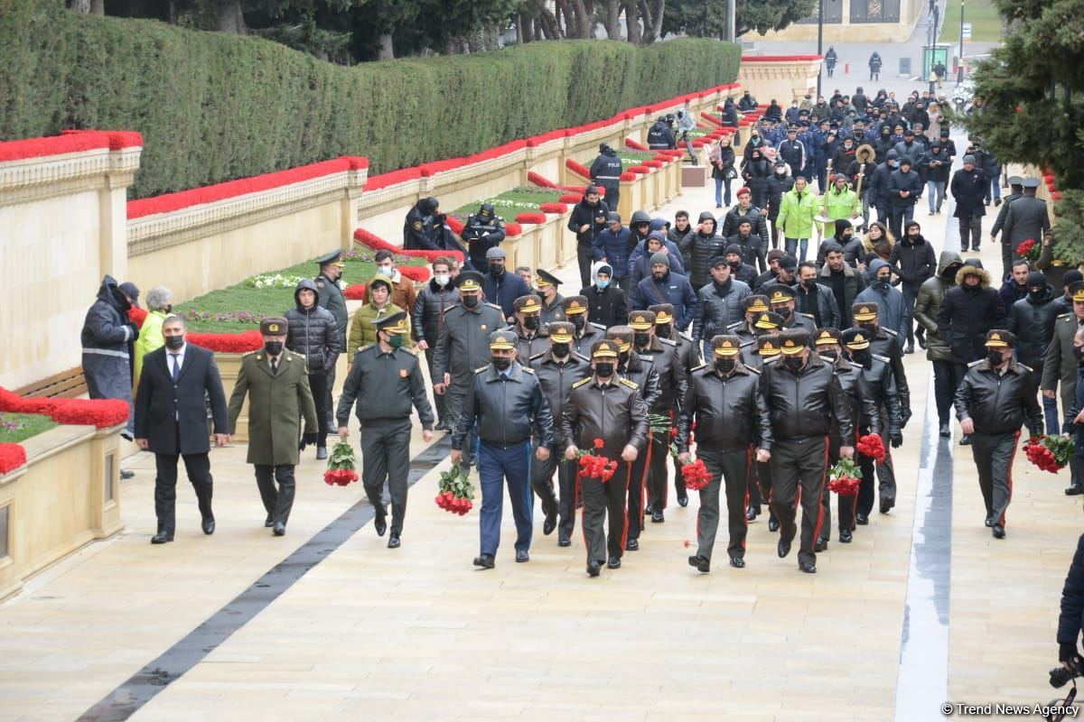 Azerbaijani people honor memory of victims of January 20 tragedy (PHOTO/VIDEO)