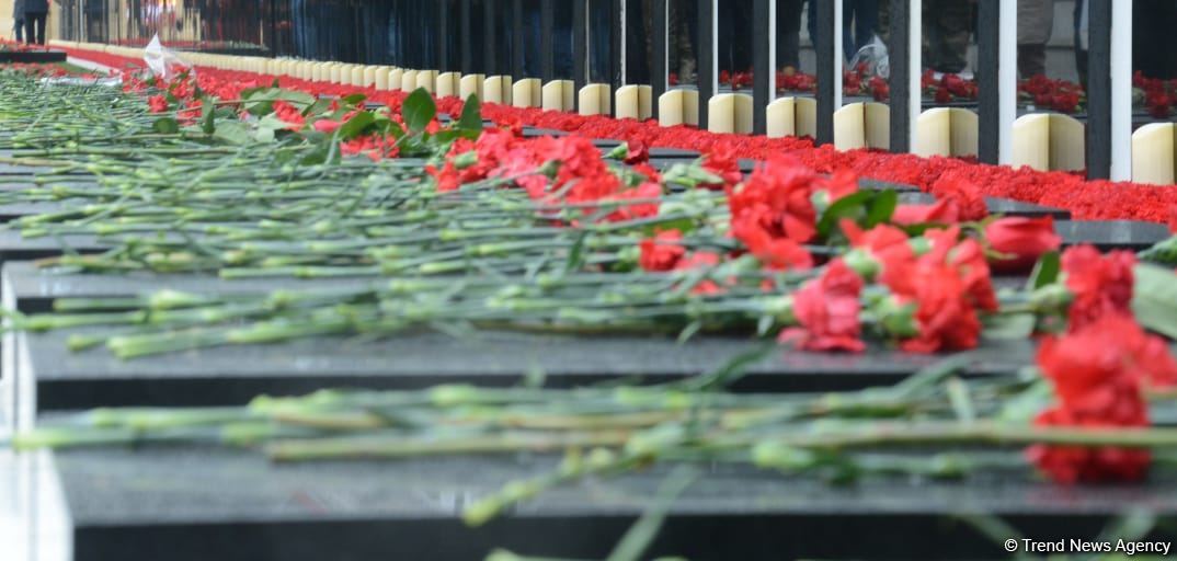 Azerbaijani people honor memory of victims of January 20 tragedy (PHOTO/VIDEO)