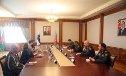 Министр обороны Азербайджана встретился с делегацией МИД Финляндии (ФОТО)