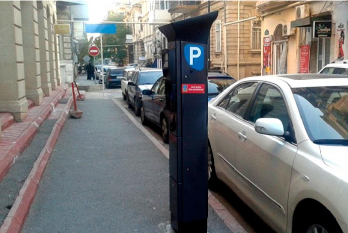 В Кодекс об административных проступках Азербайджана вносится изменение в связи с нарушением правил парковки