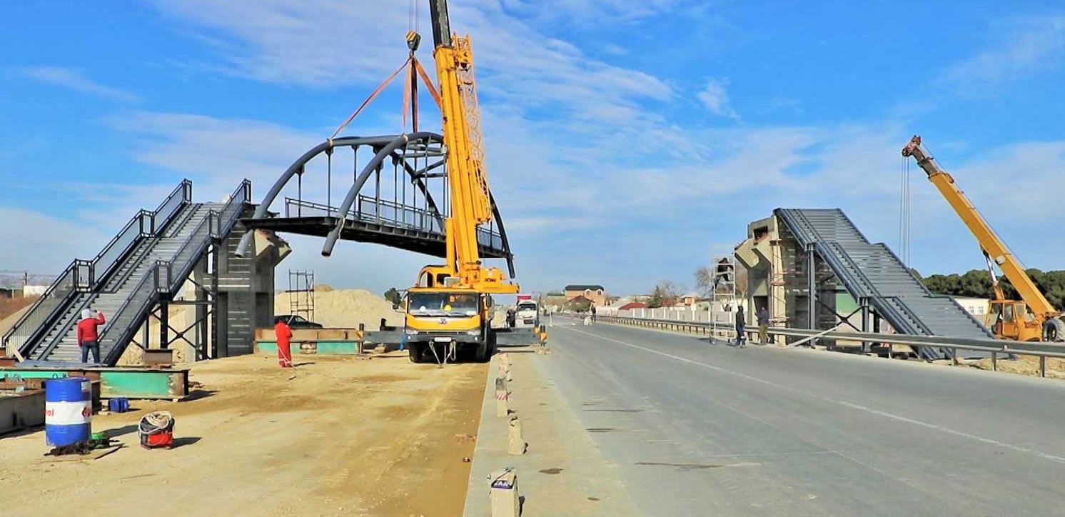На автодороге пос. Г. З Тагиева - Сумгайыт строится пешеходный переход (ФОТО/ВИДЕО)