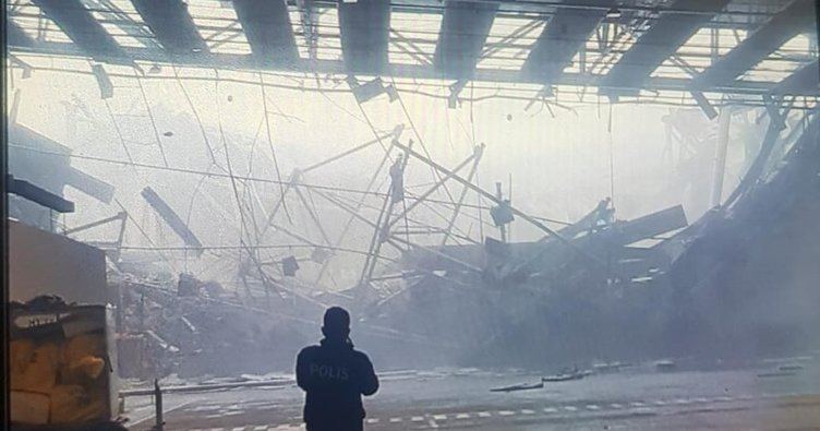 Türkiyədə yük terminalının damı güclü qar səbəbindən uçub