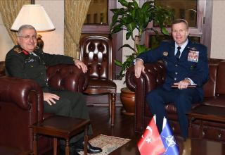 Начальник Генштаба Турции и главнокомандующий SACEUR обсудили процессы в НАТО