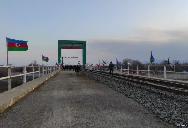 Azerbaijan, Iran agree to boost bridge construction over Astarachay river