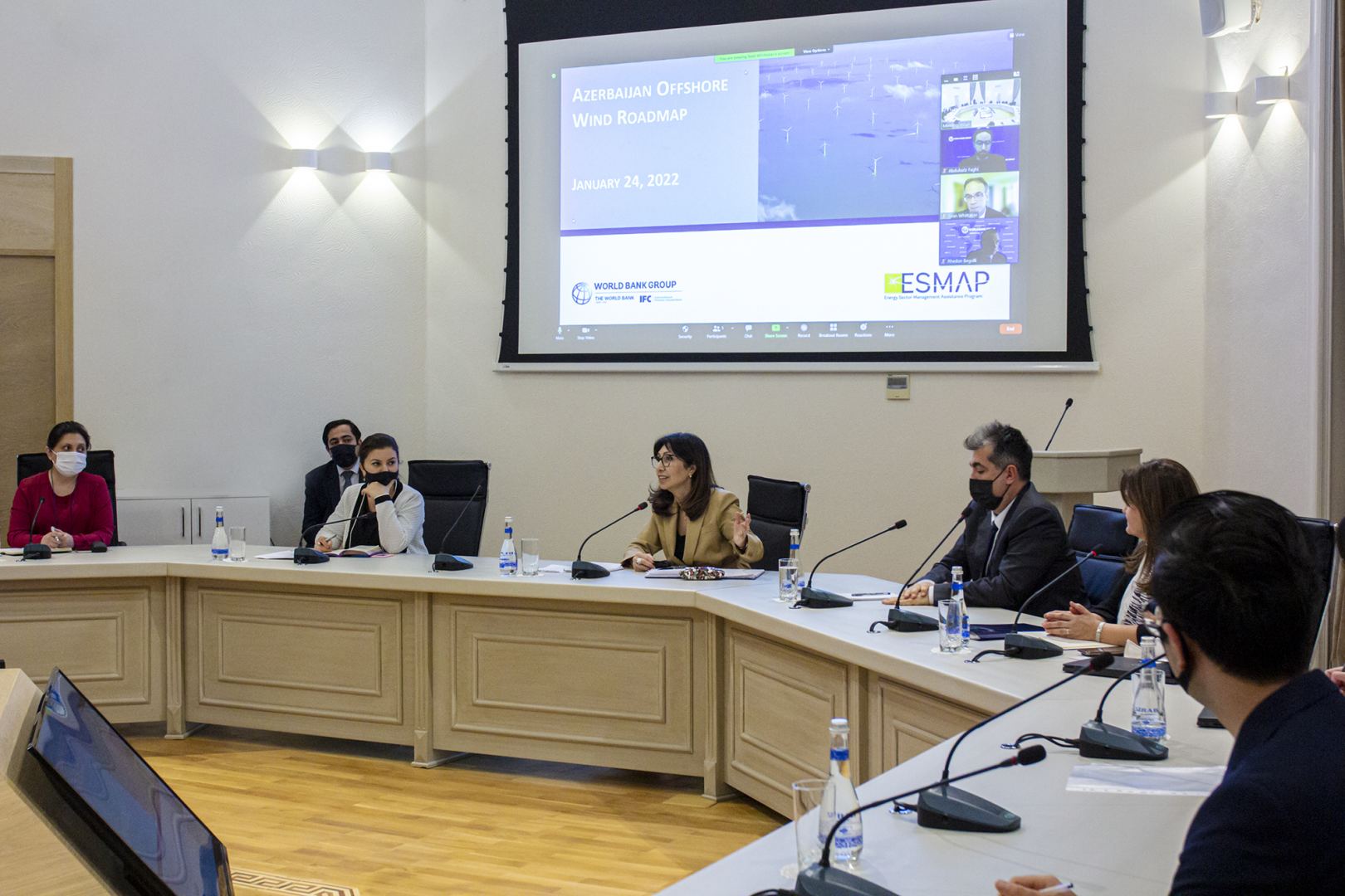 Азербайджан и ВБ обсудили пути использования ветроэнергетического потенциала Каспия (ФОТО)