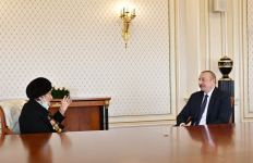 Президент Ильхам Алиев вручил председателю Организации ветеранов войны, труда и Вооруженных сил Фатме Саттаровой орден «Истиглал» (ФОТО/ВИДЕО)