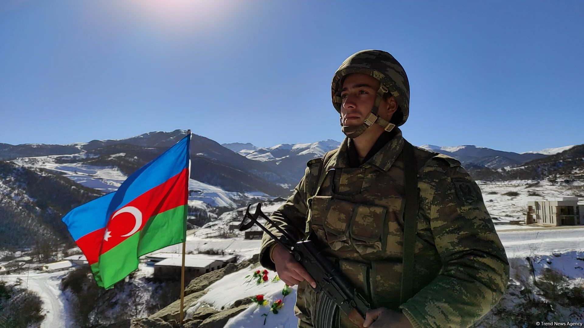 Azerbaijan's servicemen honor memory of martyrs in Dashalty village of liberated Shusha - Trend TV (PHOTO/VIDEO)